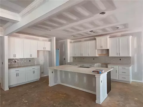 Entry Way - 374 Meadows Dr, Bethlehem, GA 30620 photo 14 of 16