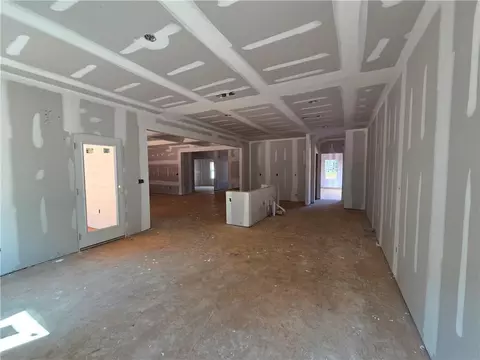 Entry Way - 374 Meadows Dr, Bethlehem, GA 30620 photo 5 of 16