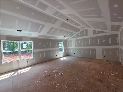Entry Way - 374 Meadows Dr, Bethlehem, GA 30620 photo 9 of 16
