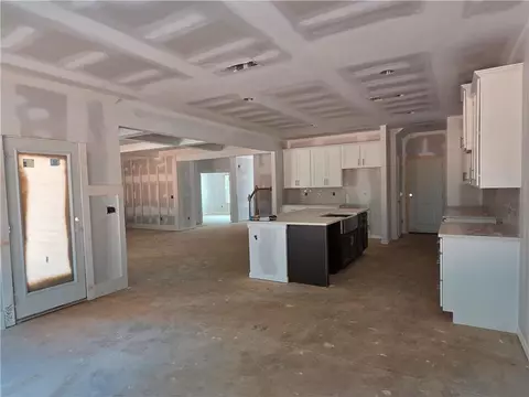 Entry Way - 374 Meadows Dr, Bethlehem, GA 30620 photo 15 of 16
