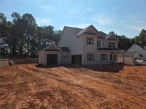 Exterior - 374 Meadows Dr, Bethlehem, GA 30620 photo 2 of 12