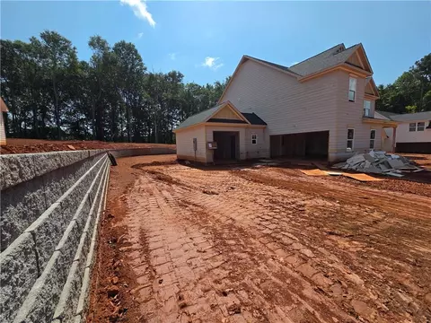 Exterior - 374 Meadows Dr, Bethlehem, GA 30620 photo 4 of 12