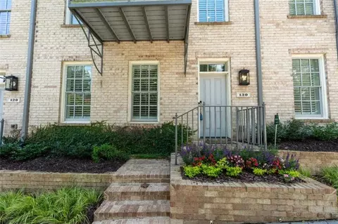 130 Clover Ct, Roswell, GA 30075