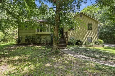 819 Tramore Ct, Powder Springs, GA 30127