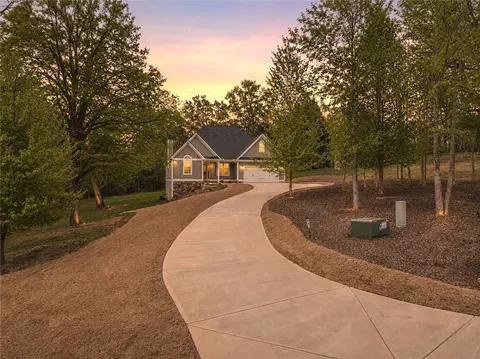 49 Caspian Trl, Ellijay, GA 30536
