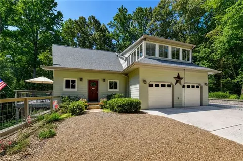 6173 Pine Cir, Flowery Branch, GA 30542