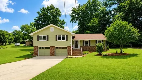 703 Foxcroft Trl SE, Marietta, GA 30067