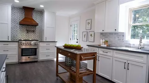 Kitchen - 185 Chimney Spgs, Tyrone, GA 30290 photo 1 of 7
