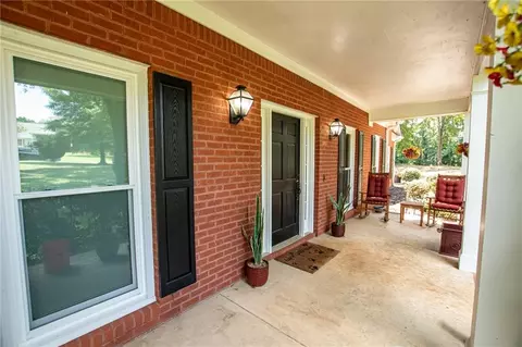 Exterior - 1011 Lakeside Ct, Bishop, GA 30621 photo 9 of 13