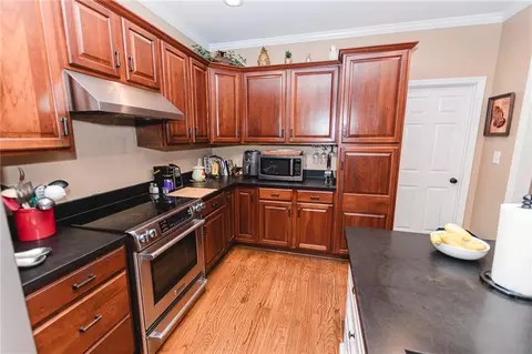 Kitchen - 1011 Lakeside Ct, Bishop, GA 30621 photo 6 of 6