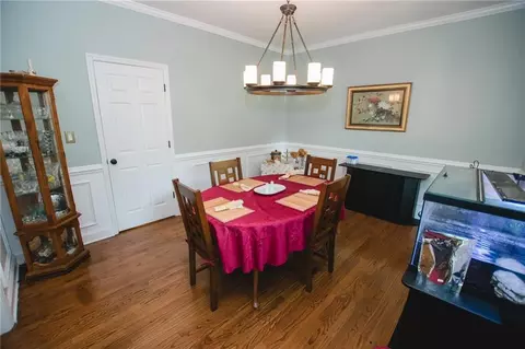 Dining - 1011 Lakeside Ct, Bishop, GA 30621 photo 1 of 3