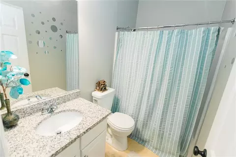 Bath - 1011 Lakeside Ct, Bishop, GA 30621 photo 1 of 8