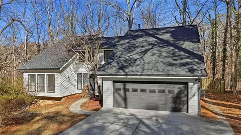 8975 Martin Rd, Roswell, GA 30076