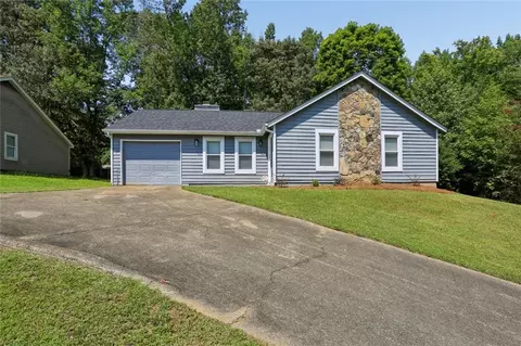 1050 Chapman Cir, Stone Mountain, GA 30088