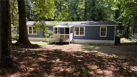 5160 E Holiday Ct SE, Acworth, GA 30102