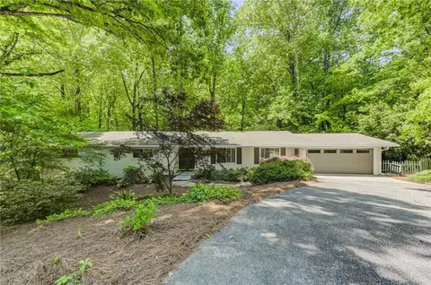 570 Elden Dr, Atlanta, GA 30342
