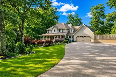 31 Fawn Lake Trl NE, White, GA 30184