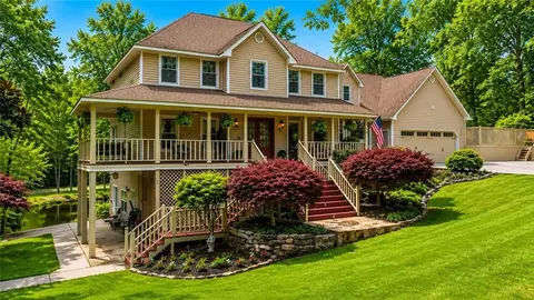 31 Fawn Lake Trl NE, White, GA 30184