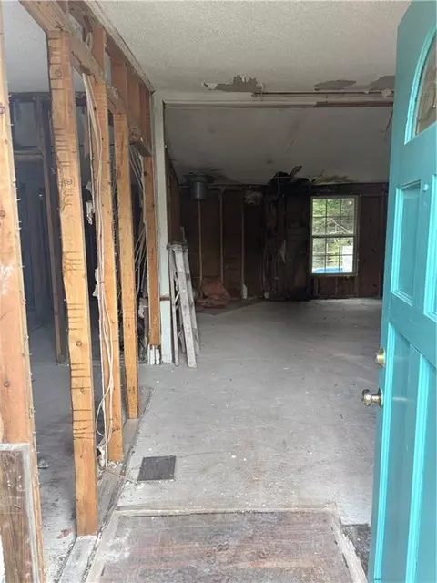 Entry Way - 219 Lynn Rd, Bethlehem, GA 30620 photo 1 of 5
