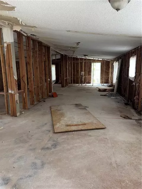 Entry Way - 219 Lynn Rd, Bethlehem, GA 30620 photo 2 of 5