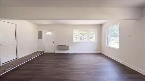 Living - 115 Emerald Ln, Hampton, GA 30228 photo 5 of 5