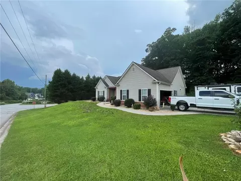 Exterior - 205 Stagecoach Pass, Temple, GA 30179 photo 11 of 12