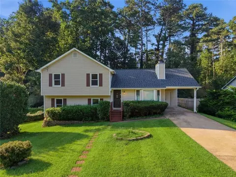 1380 Ashbrook Dr NW, Lawrenceville, GA 30043