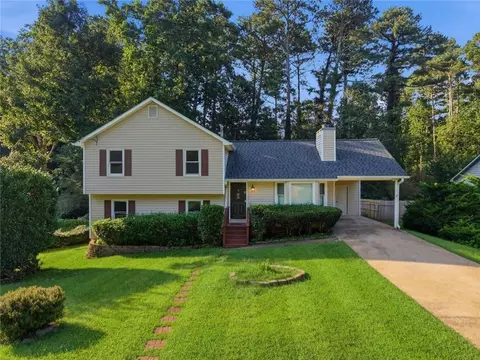 1380 Ashbrook Dr NW, Lawrenceville, GA 30043