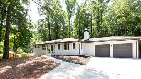 1460 Loch Lomond Trl SW, Atlanta, GA 30331