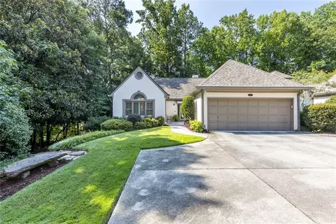 450 Greenlaurel Dr NE, Sandy Springs, GA 30342