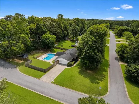 512 Mason Dr, Canton, GA 30115
