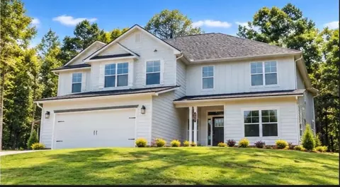 203 Blackberry Ct, Pendergrass, GA 30567
