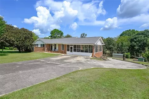 2484 SW Northview Dr, Austell, GA 30106