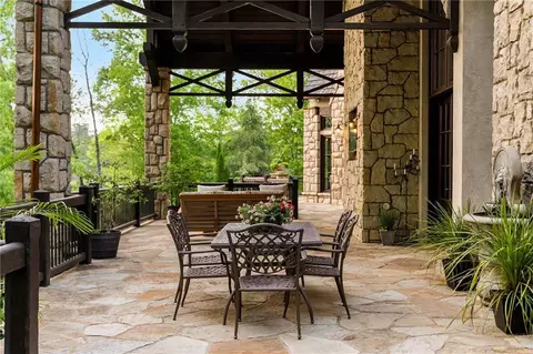Exterior - 550 Blue Heron Way, Milton, GA 30004 photo 6 of 26