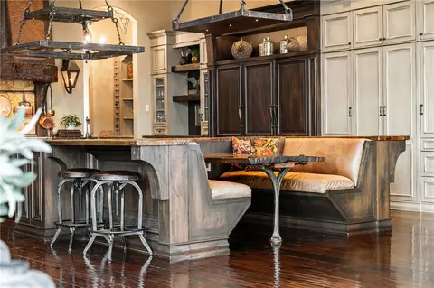 Kitchen - 550 Blue Heron Way, Milton, GA 30004 photo 12 of 14
