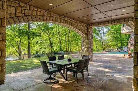 Exterior - 550 Blue Heron Way, Milton, GA 30004 photo 10 of 26