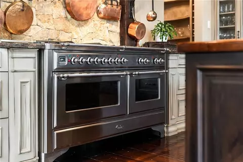 Kitchen - 550 Blue Heron Way, Milton, GA 30004 photo 5 of 14