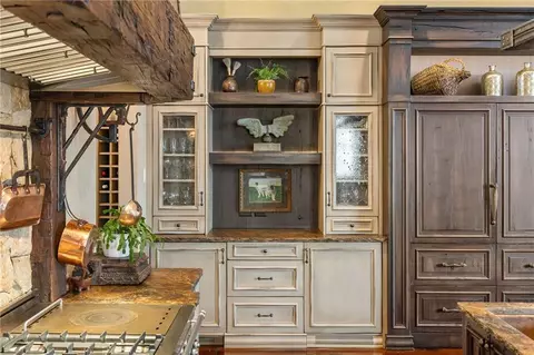 Kitchen - 550 Blue Heron Way, Milton, GA 30004 photo 6 of 14