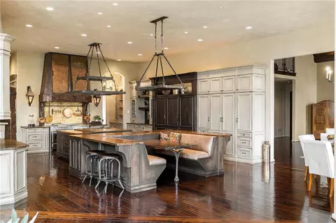 Kitchen - 550 Blue Heron Way, Milton, GA 30004 photo 11 of 14