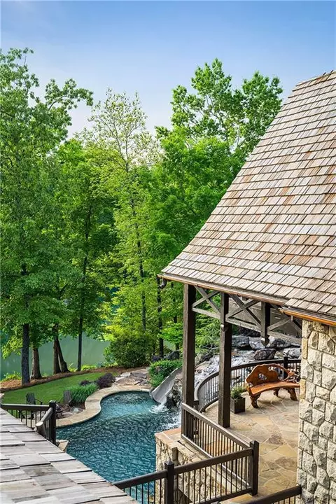Exterior - 550 Blue Heron Way, Milton, GA 30004 photo 7 of 26
