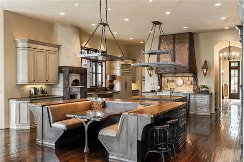Kitchen - 550 Blue Heron Way, Milton, GA 30004 photo 2 of 14
