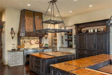 Kitchen - 550 Blue Heron Way, Milton, GA 30004 photo 3 of 14