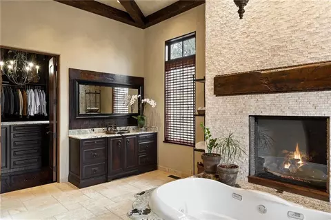 Bath - 550 Blue Heron Way, Milton, GA 30004 photo 4 of 11