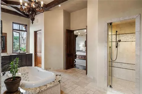 Bath - 550 Blue Heron Way, Milton, GA 30004 photo 2 of 11