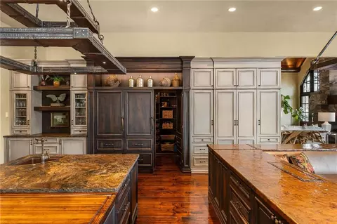 Kitchen - 550 Blue Heron Way, Milton, GA 30004 photo 7 of 14