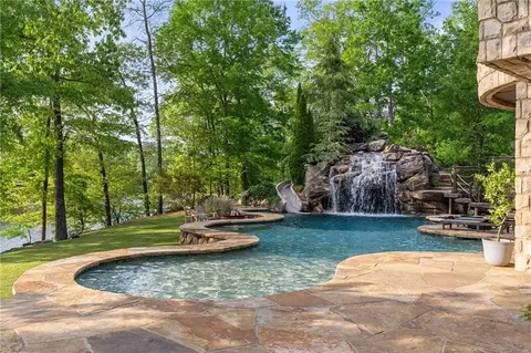 Exterior - 550 Blue Heron Way, Milton, GA 30004 photo 22 of 26