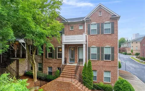 1653 SE Sabastian Pt, Atlanta, GA 30329