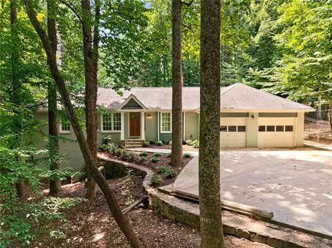 415 Forest Hills Dr, Sandy Springs, GA 30342