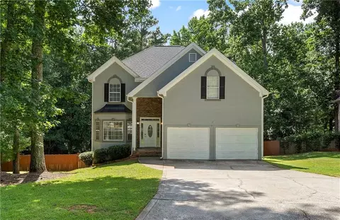 9569 Lakeview Ct, Douglasville, GA 30135