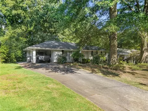 2834 S Clark Dr, East Point, GA 30344